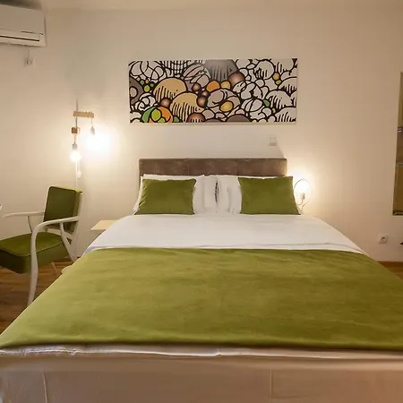 Cozy With A Terrace Near Slavija Square Sajmiste